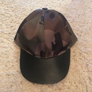 Valentino hat